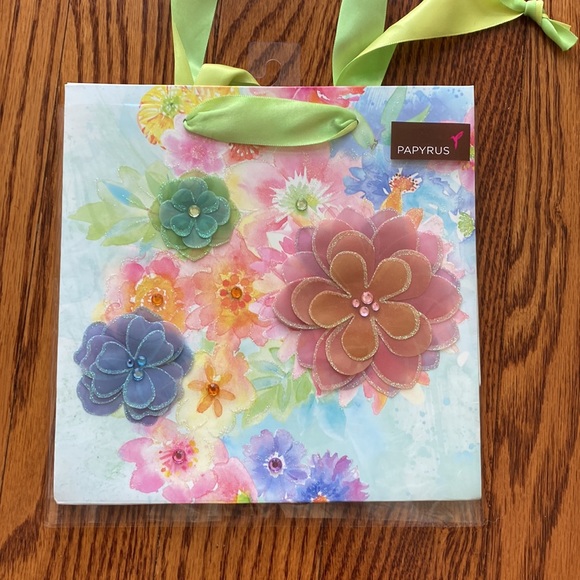 Spring Gift Bag Bundle - Picture 6 of 9